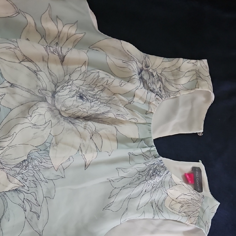 Vince Camuto Pale Green Floral Sleeveless Camisole
